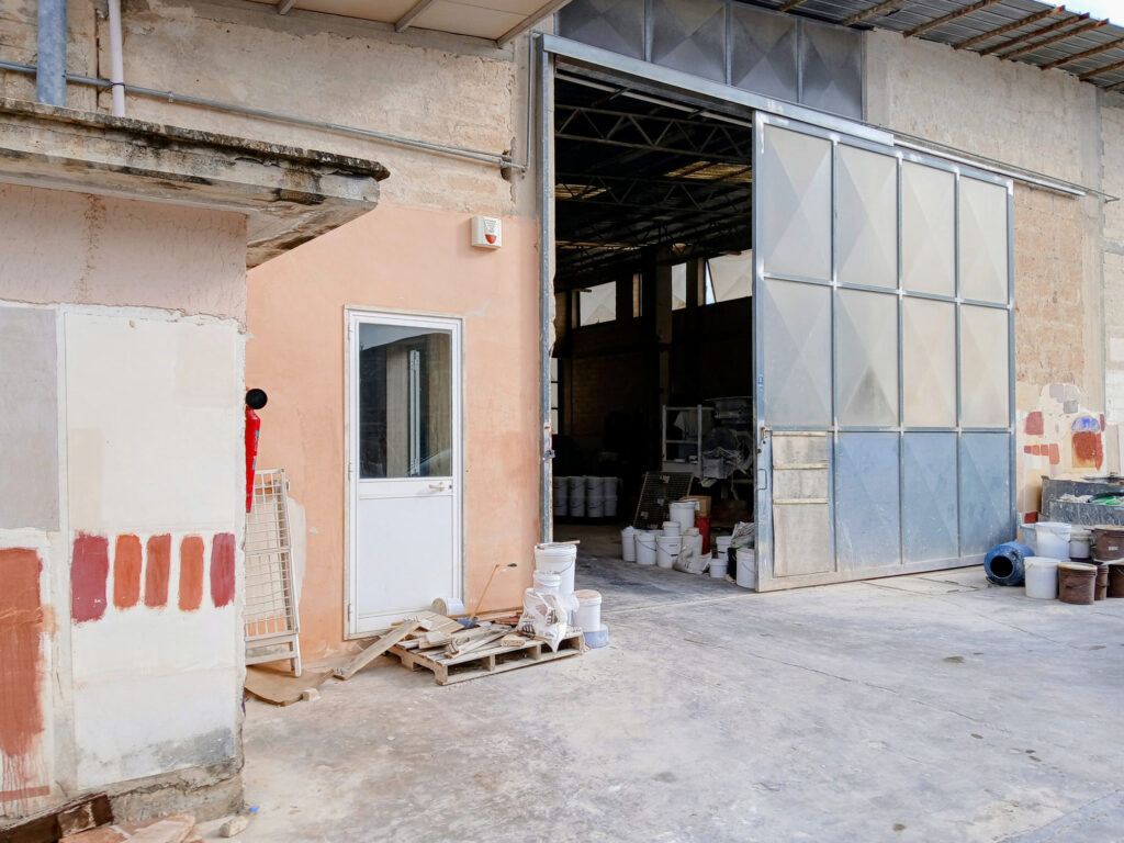 Labatorio exterior showing color matching swatches at Calce Viva